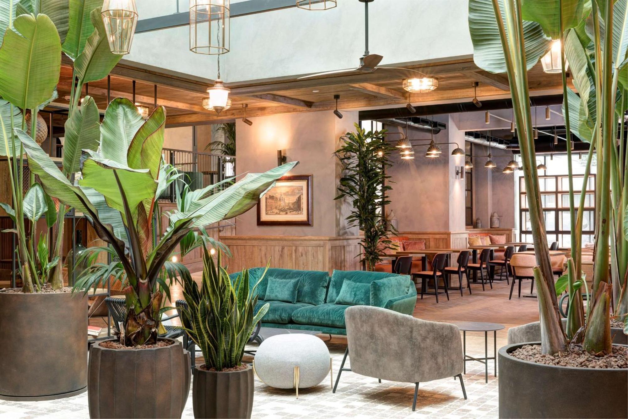 Doubletree By Hilton Monti Rome